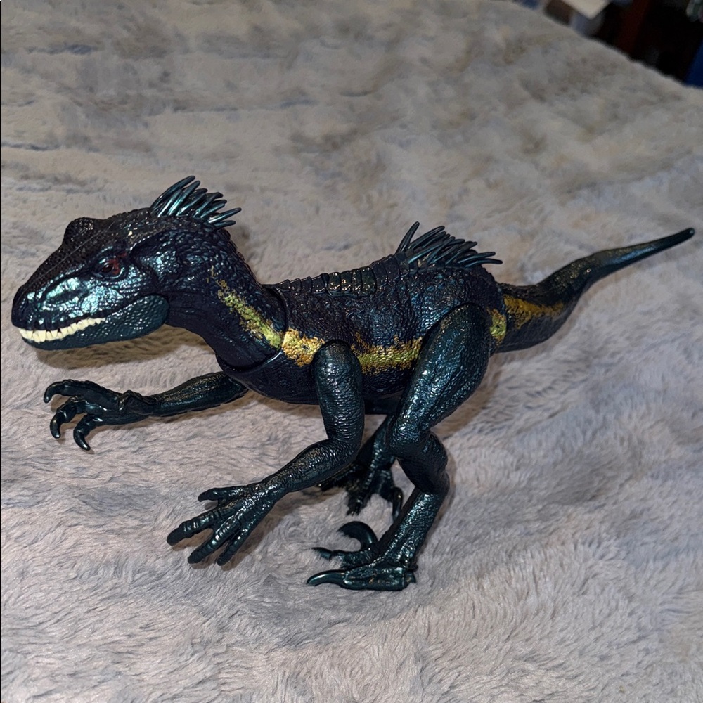 Mattel Jurassic World Dinosaur Figure Indoraptor Track N Attack